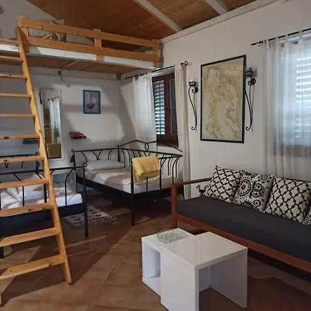 Rare Find! Dogs Welcome Secluded Comfy House Krk *