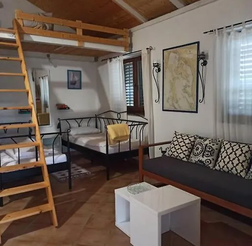 Rare Find! Dogs Welcome Secluded Comfy House Krk *